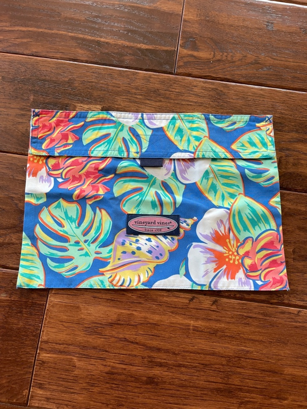 Vineyard Vines Swim Pouch - NWT